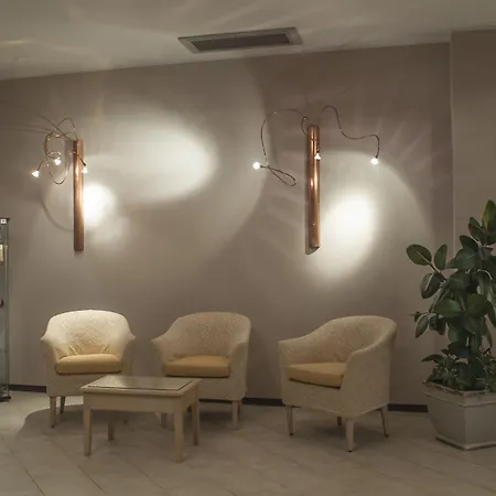 Jr Elba International 卡波利韦里