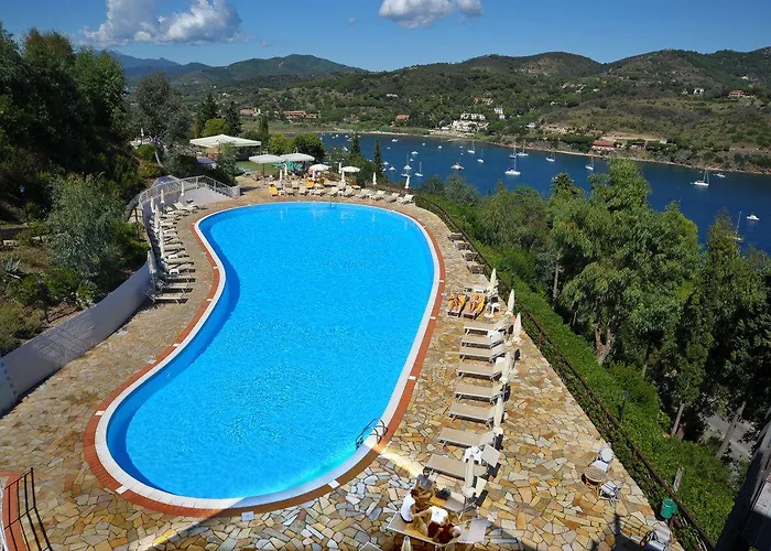 Jr Elba International 4*