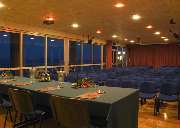 Jr Elba International 4*