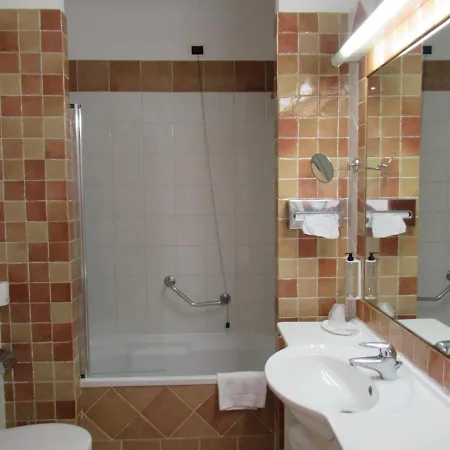 מלון Th - Grand Elba International 4*
