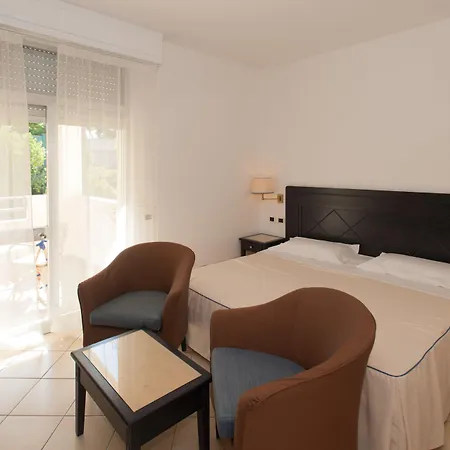 Jr Elba International Hotel 4*