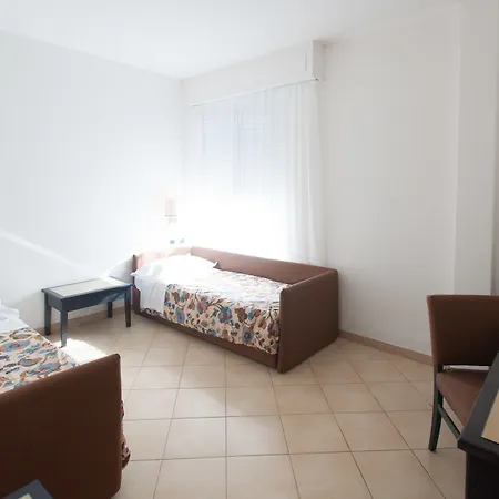 Hotell Jr Elba International 4*