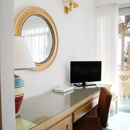 Jr Elba International 4*