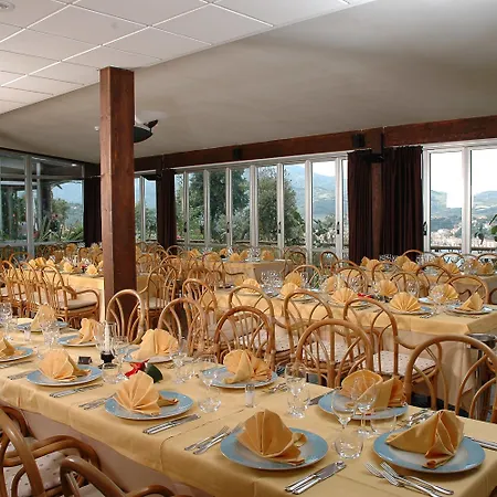 Jr Elba International Hotell