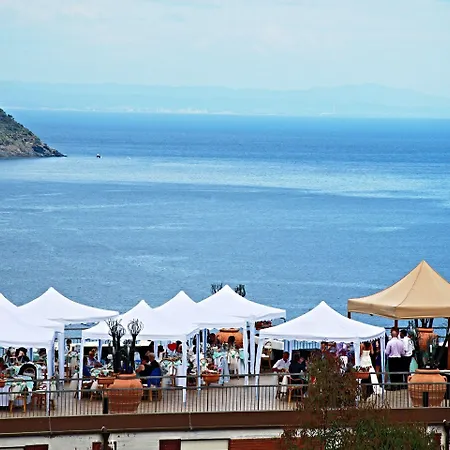 Jr Elba International Hotel 4*