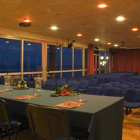 Jr Elba International 4*