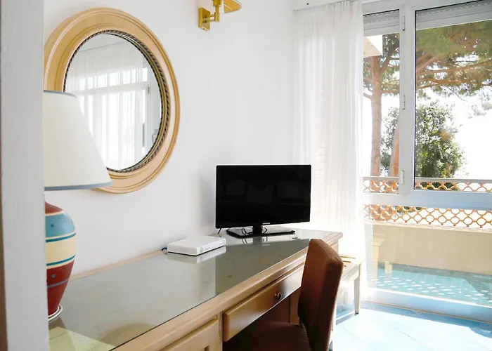 Jr Elba International 4*