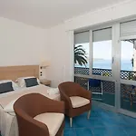 Jr Elba International Hotel 4*