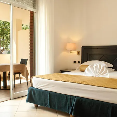 Jr Elba International Hotel 4*
